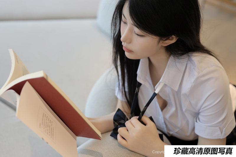 [XiuRen秀人网] 2024.03.04 No.8173 陈小花 [83+1P]