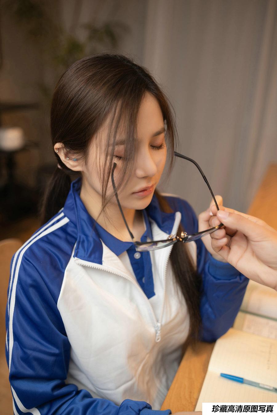 鱼子酱《家教》原版写真 [87P-780MB]