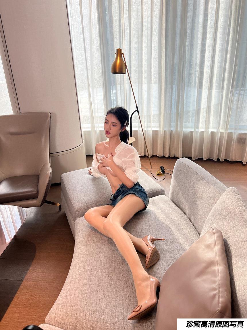 浅浅《白衬衫》原版写真 [20P-118MB]