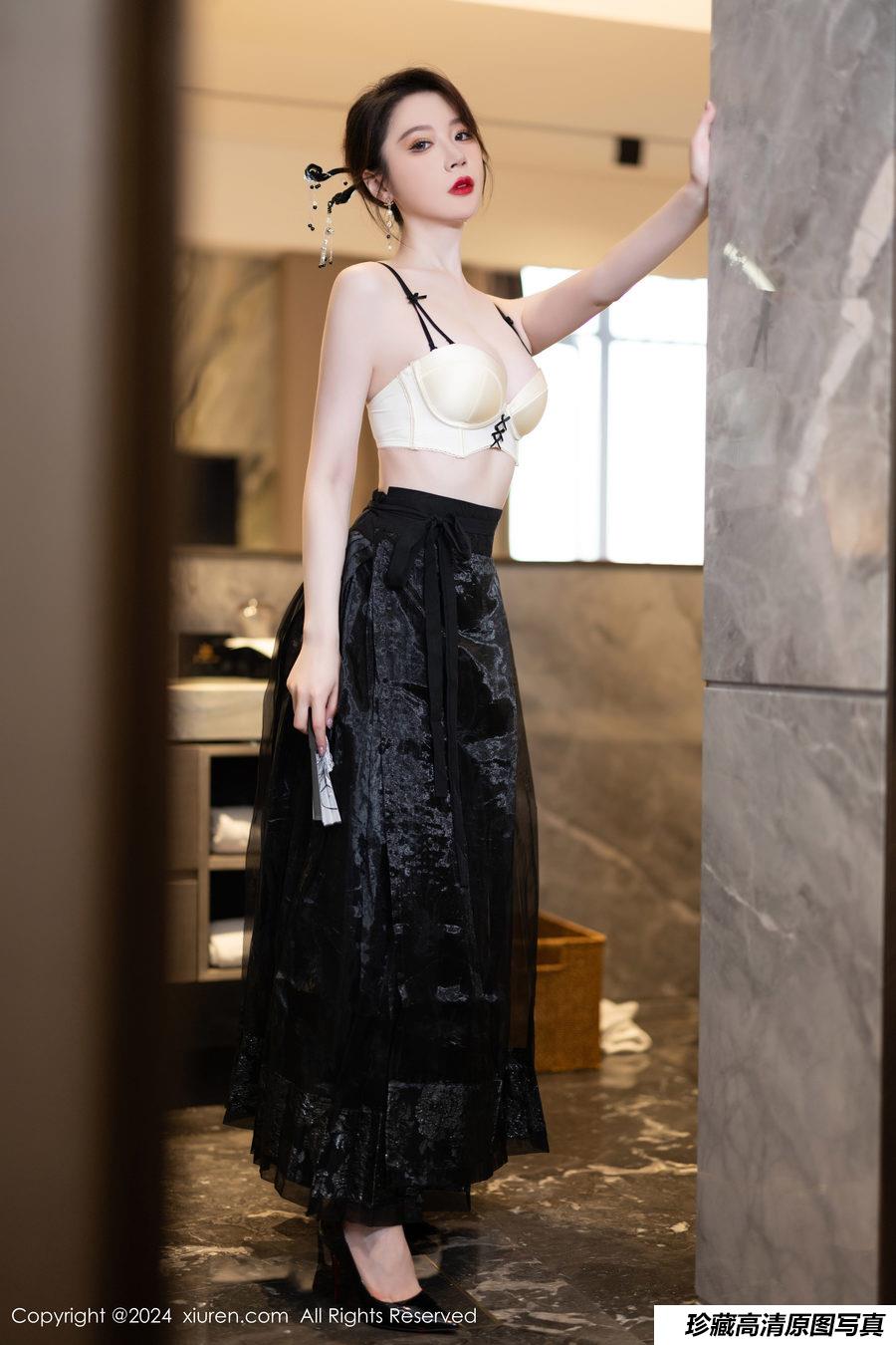 [XiuRen秀人网] 2024.04.28 No.8465 梦心玥 [82+1P]