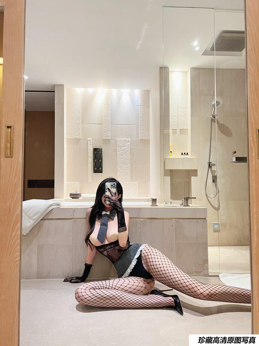 葛征GEZHENG - 《浴室网洞黑丝》原版写真 [20P+1V-138MB]