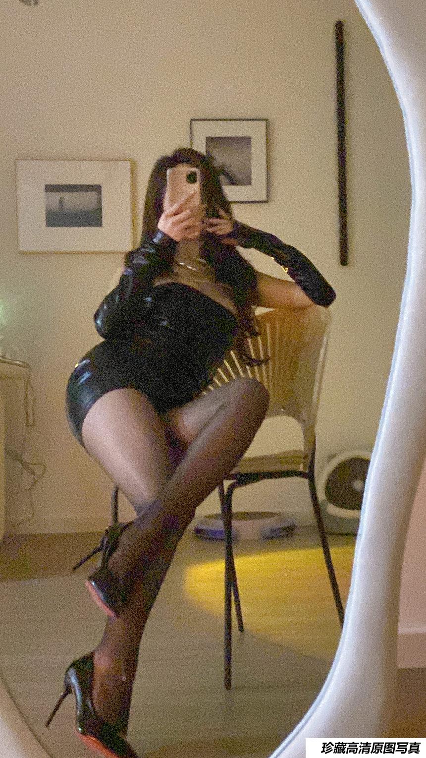 周妍希 - 《长腿系列》原版写真 [16P+1V-681MB]