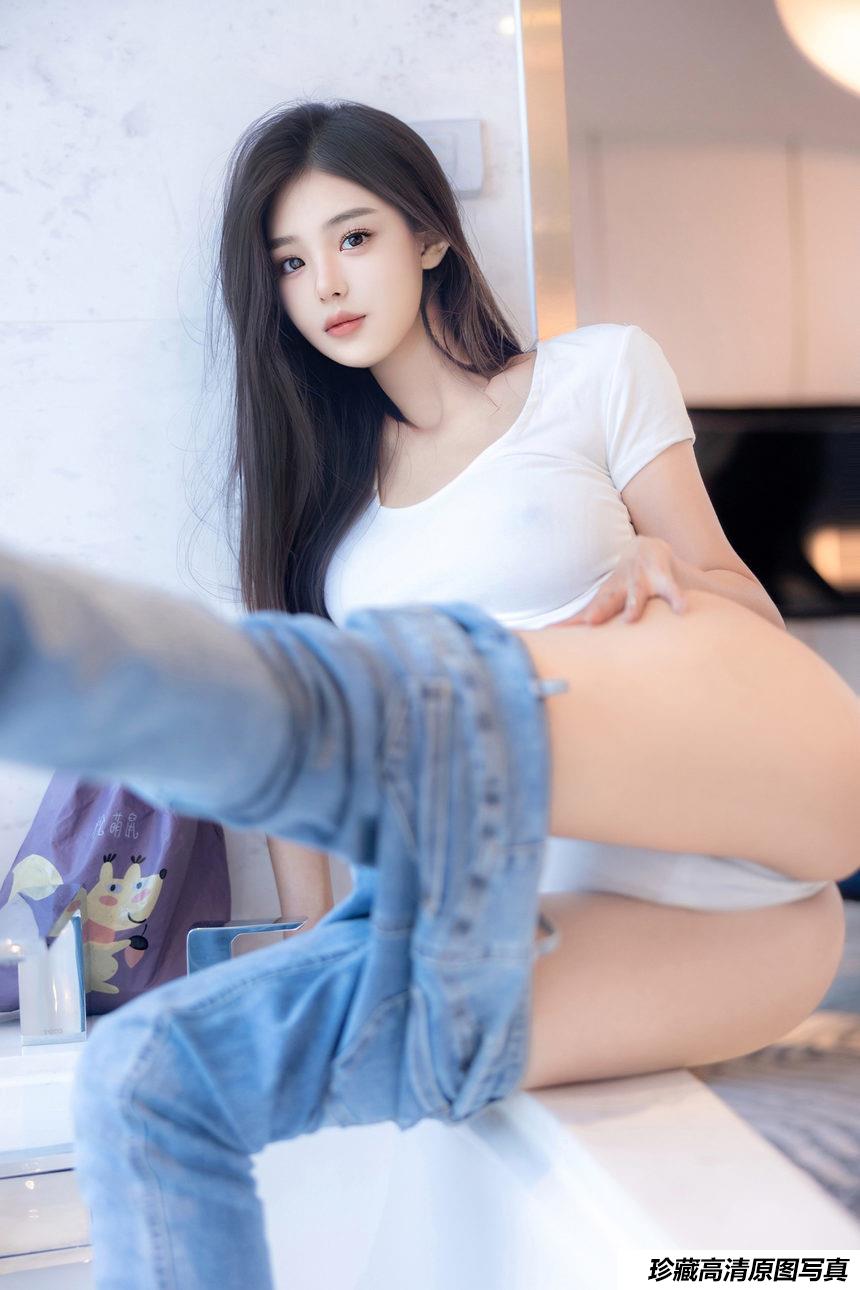 周周不吃香菜《简约牛仔裤》原版写真 [88P-413MB]