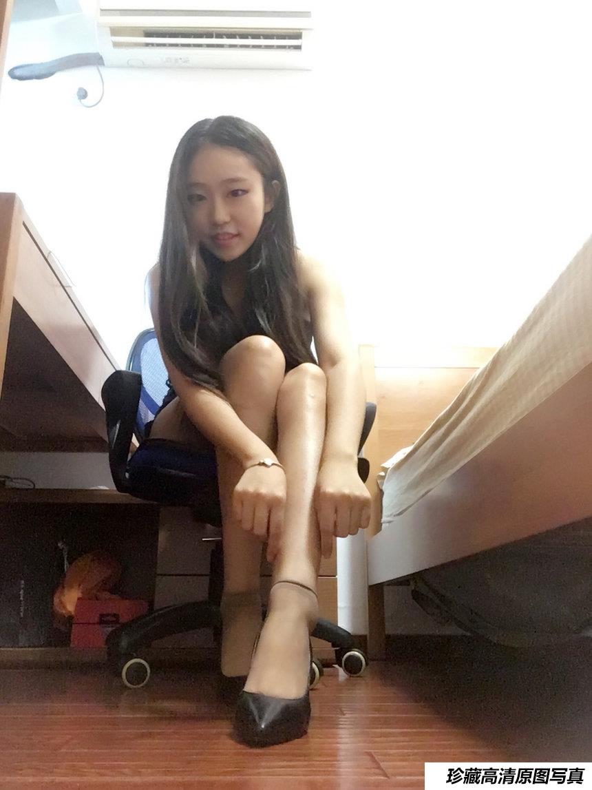 学妹校园寝室短丝系列010期 曾雨柔[96P／290MB]