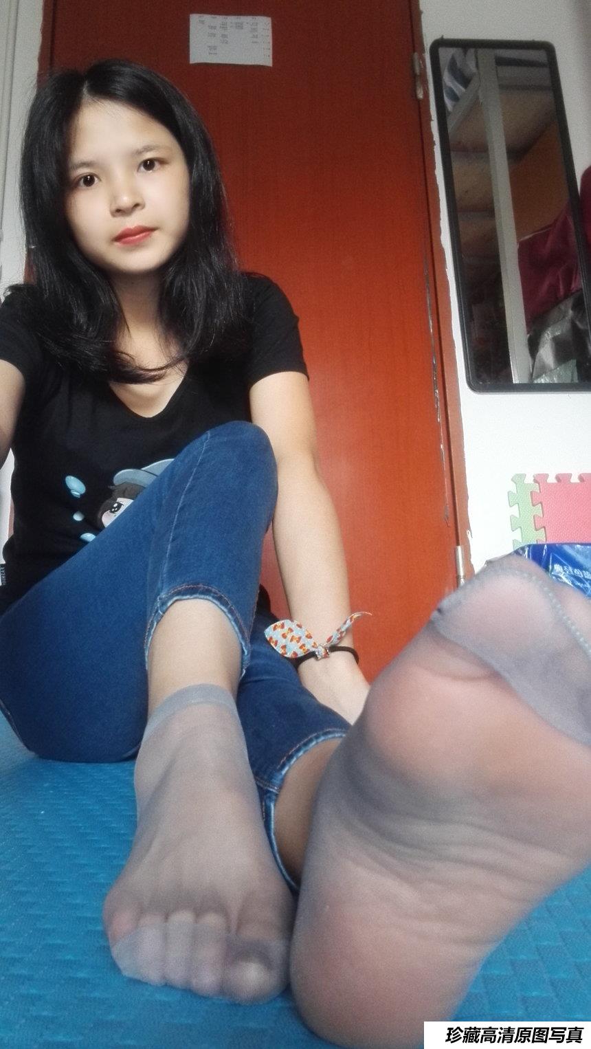 学妹校园寝室短丝系列011期 红萍[71P／123MB]