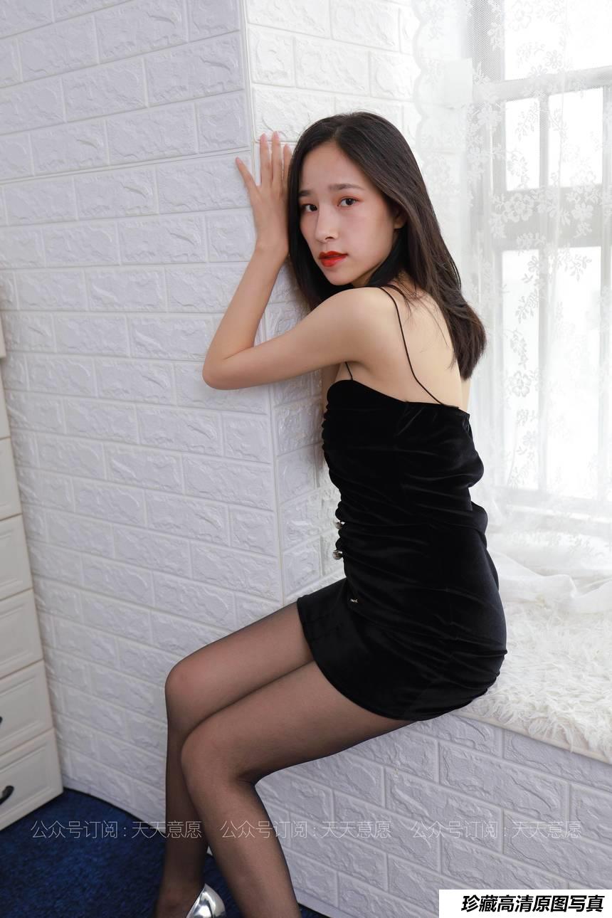 [IESS异思趣向] 2021.08.09 丝享家884：美子《黑色吊带裙》[99P／83.7MB]