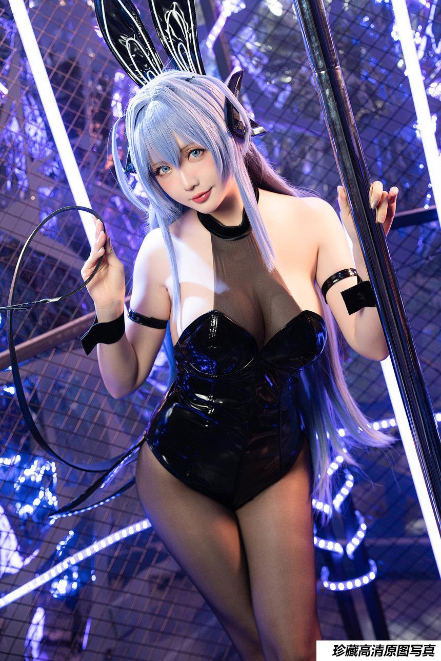 星之迟迟 NO.132 – 纯白と漆黑-花园 [31P168M]