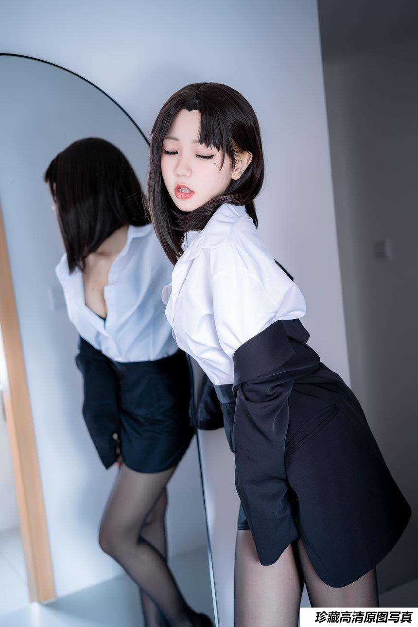 蓝小沂KiKi NO.11 OL黑丝 [42P731M]-绅士图