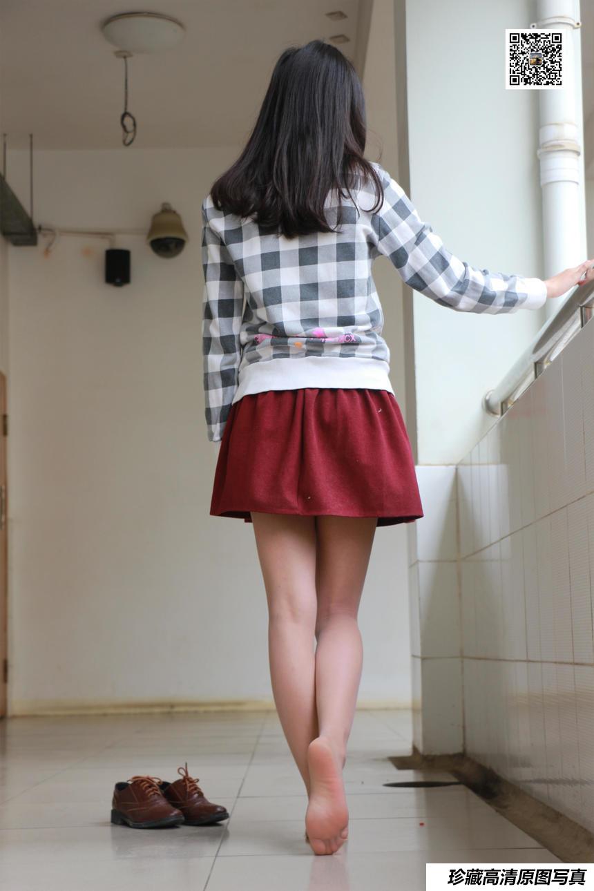 [MussGirl慕丝女郎] 学妹系列11 学妹告诉你,支援武汉,从宅做起[67P／66.1MB]