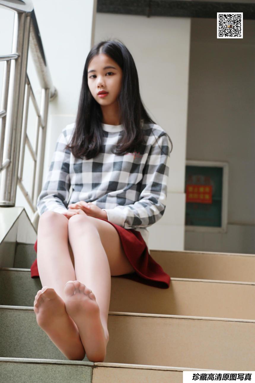 [MussGirl慕丝女郎] 学妹系列11 学妹告诉你,支援武汉,从宅做起[67P／66.1MB]