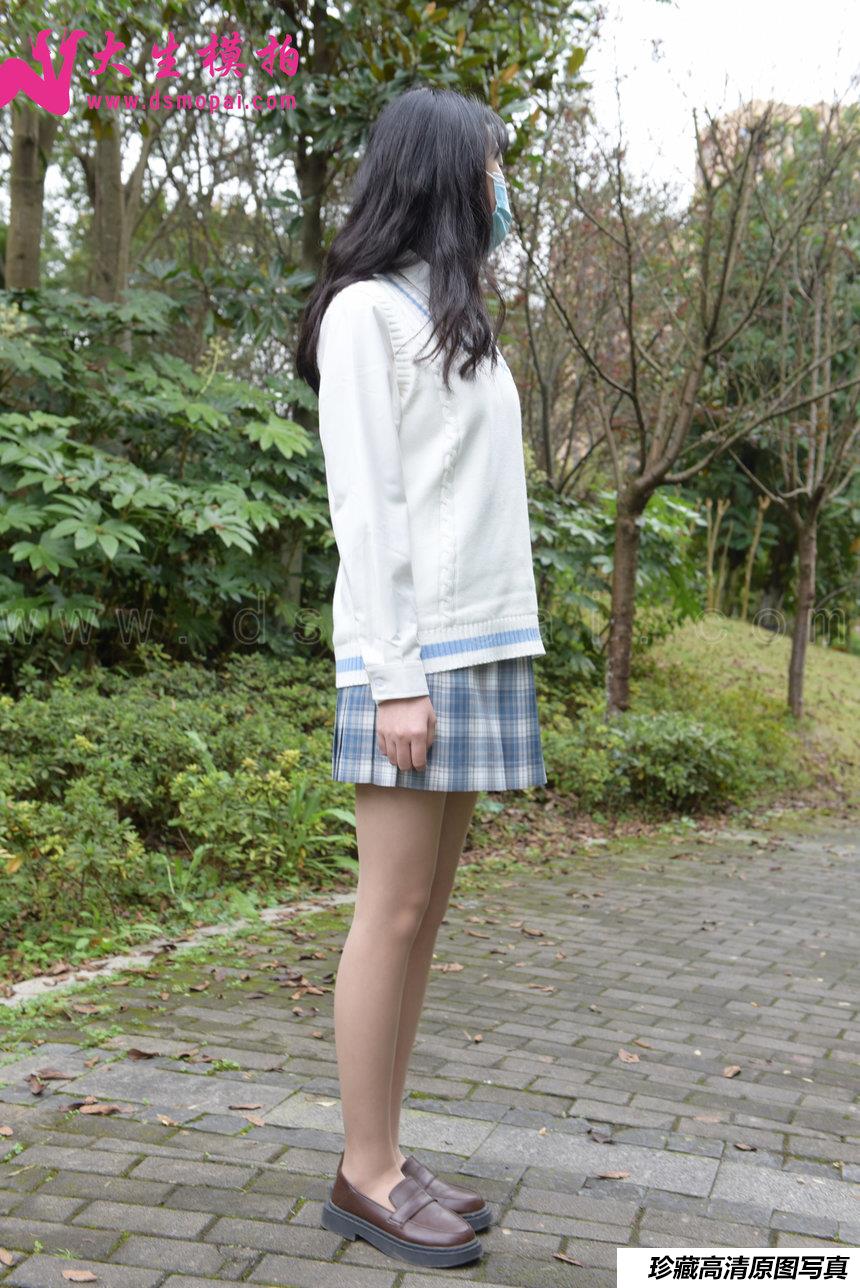 大生模拍 NO.208 小月 白嫩JK[52P／255MB]