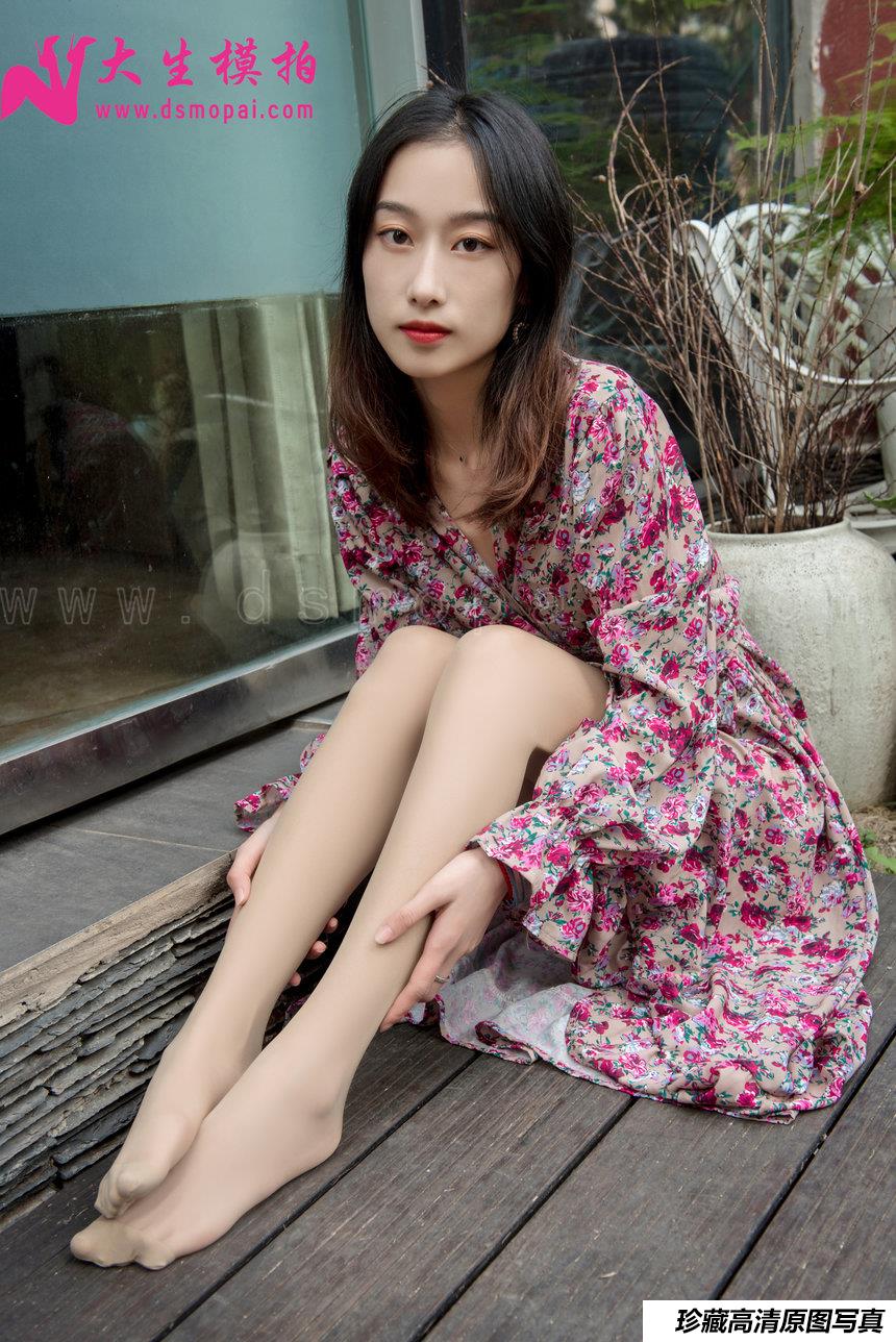 大生模拍 No.223 美美 纤细玉腿 [43P1V-675MB]