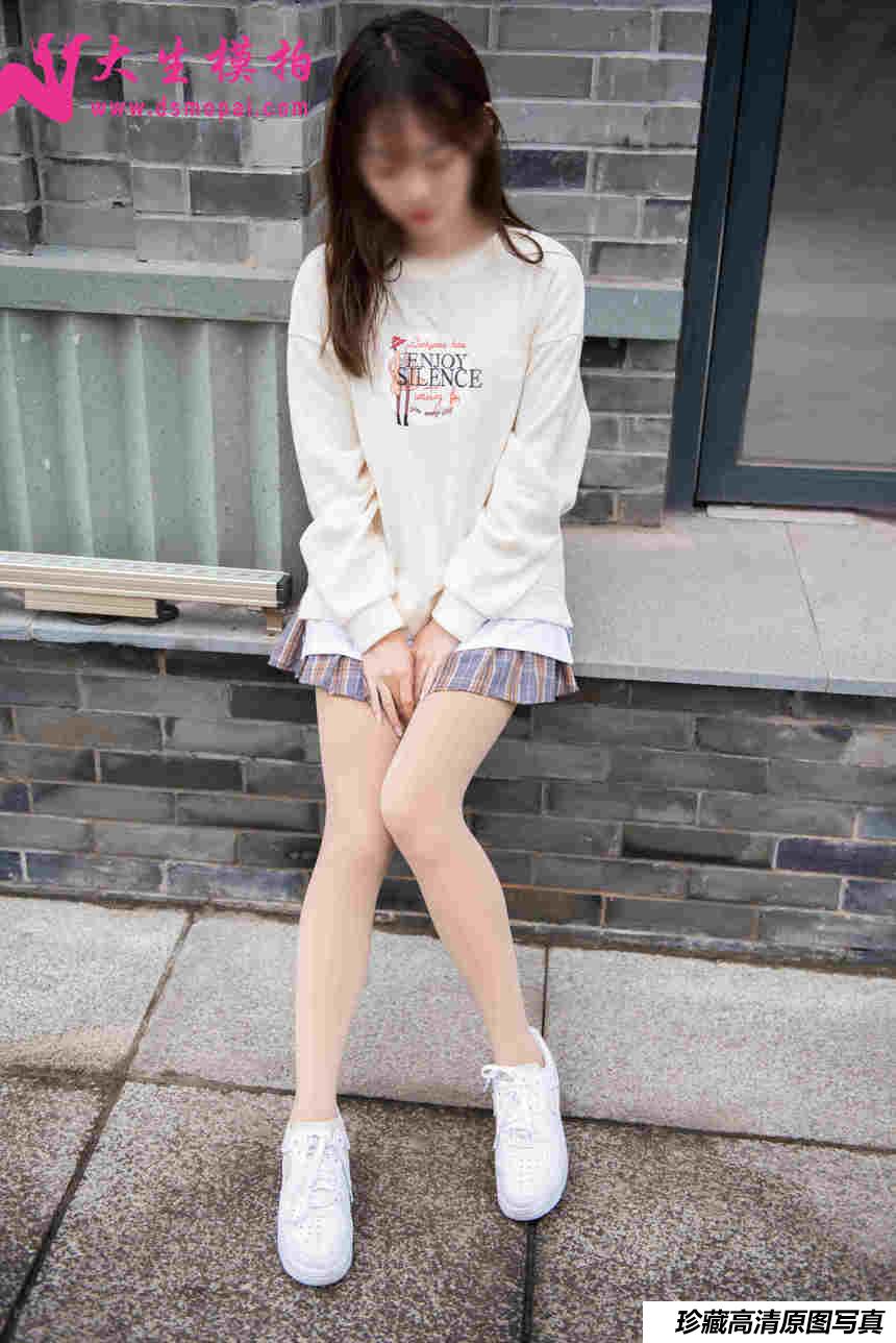 大生模拍 NO.247 冬日厚肉丝[64P／168MB]