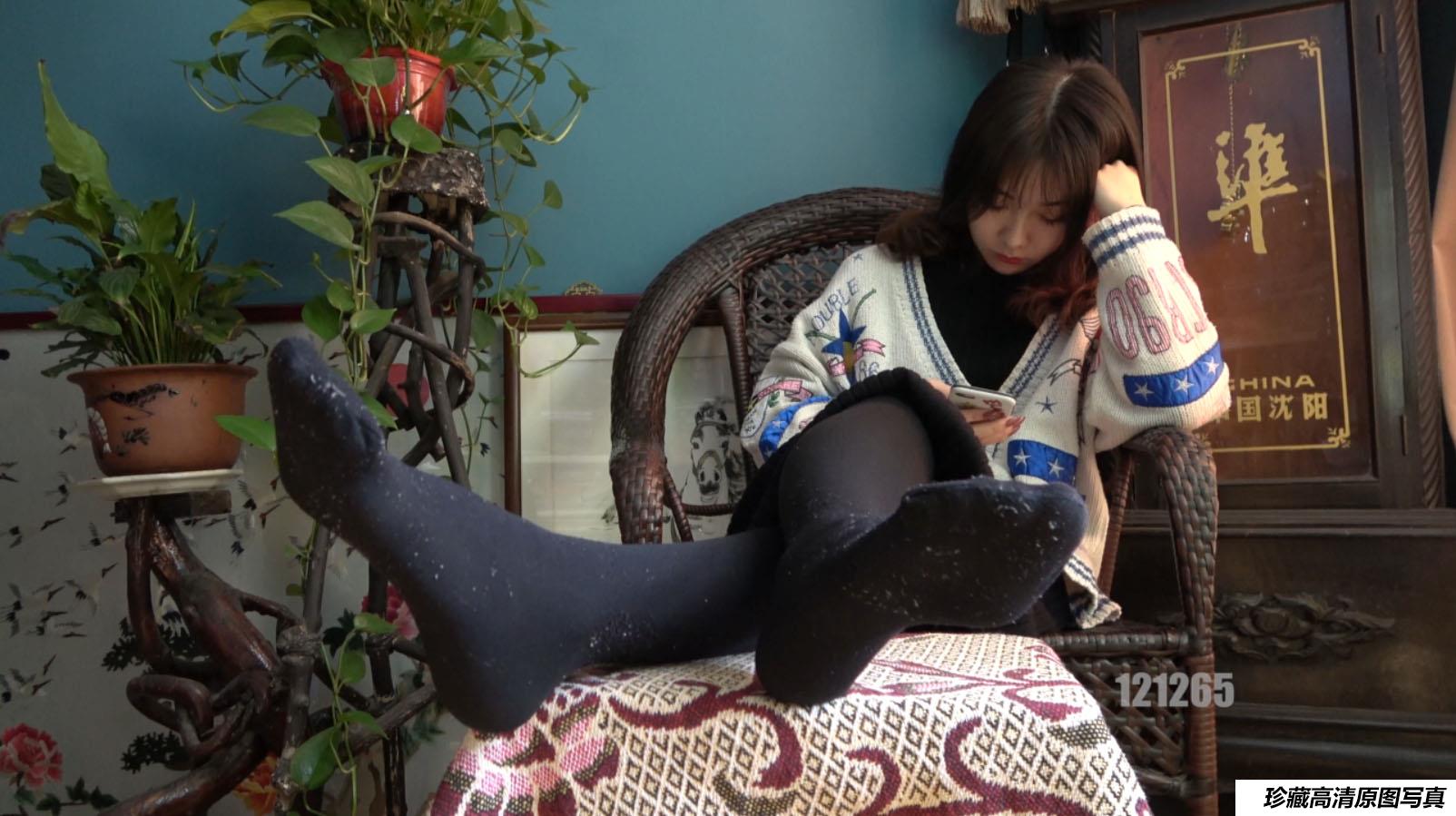 K&M 005-原汁原味的加厚黑丝足底 [MP4-1.75G]