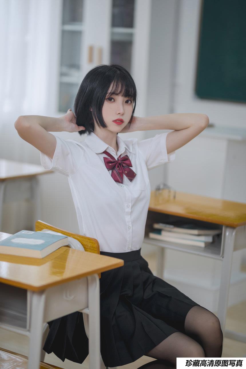 许岚 - 教室jk黑丝 [40P-426MB]