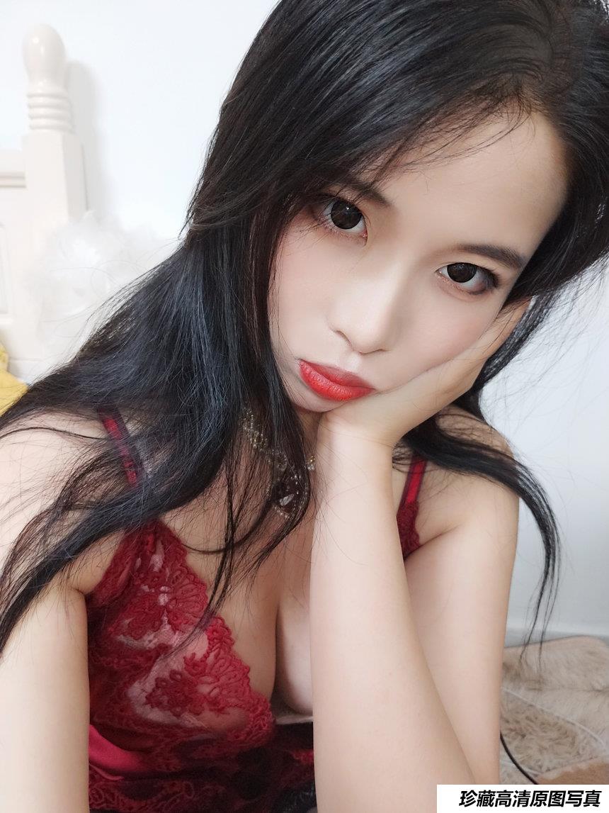 轩萧学姐 - 酒红色睡衣 [36P3V-209MB]