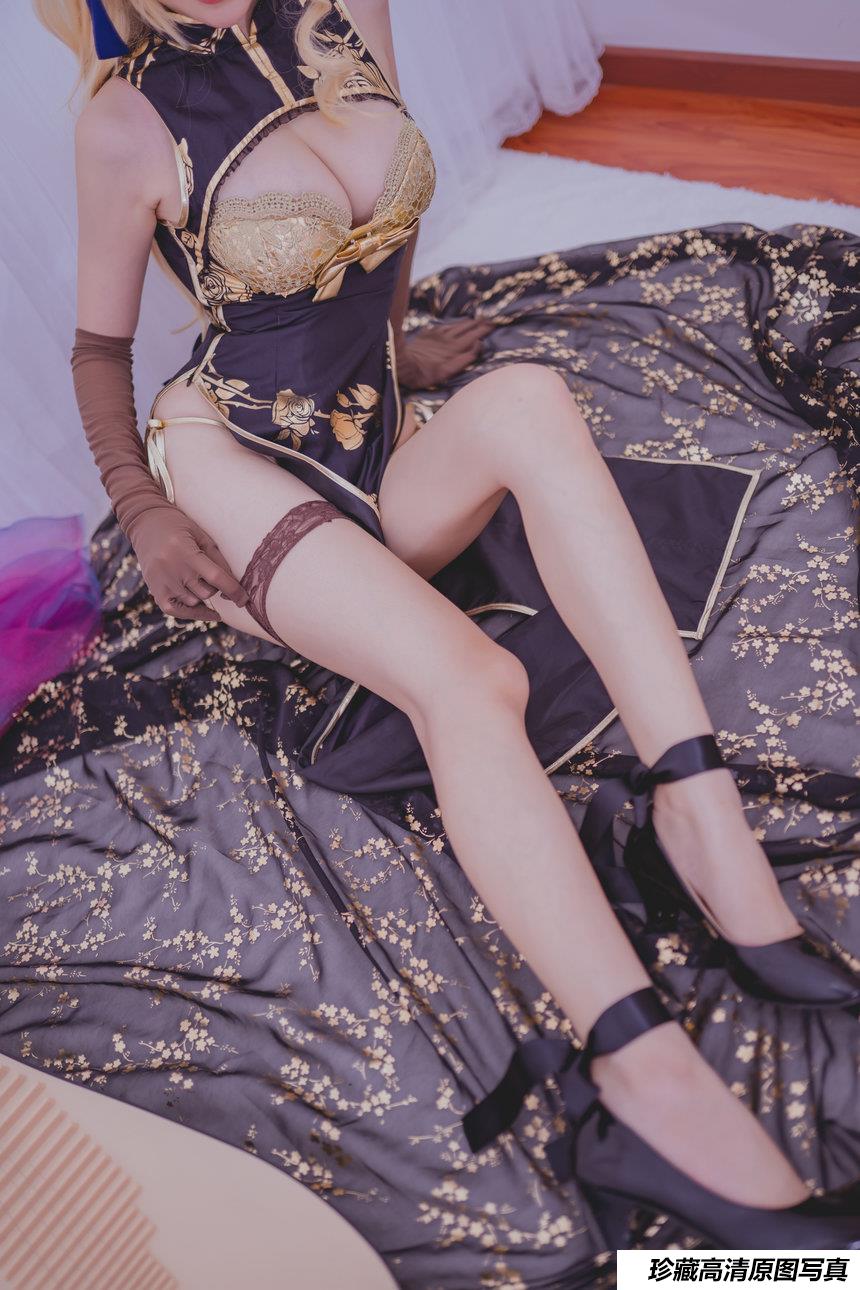 前羽 NO.005 – 幻想 金莲[30P／260MB]