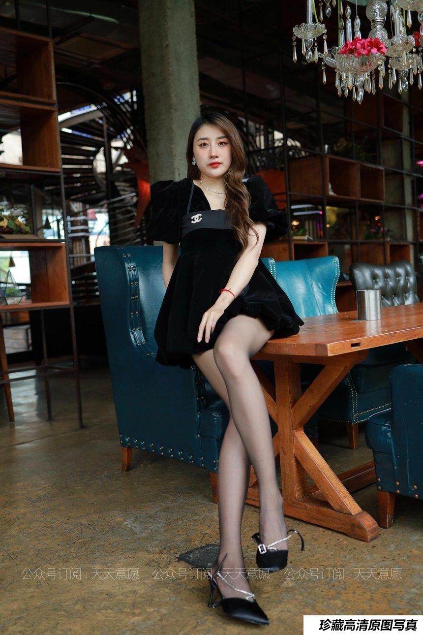 [IESS异思趣向] 2021.07.06 丝享家853：夏夏《长腿黑天鹅》[88P／179MB]