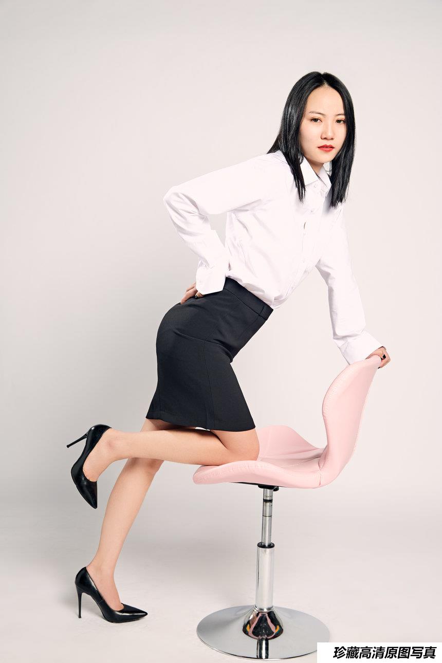 奈丝写真 NO.008 小啊刀-柔和纯色#黑与白[57P／415MB]