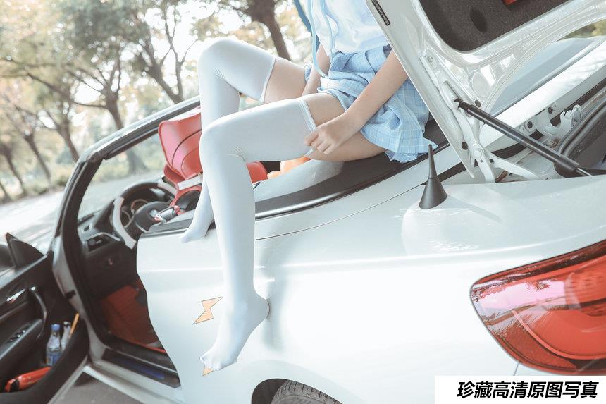 不呆猫 - NO.24 白丝过膝袜 [21P12V-209MB]