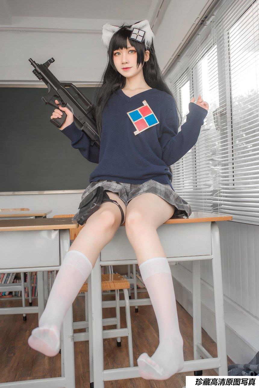 izumi泉桃子 NO.003 – 纯白毕业季[40P／189MB]