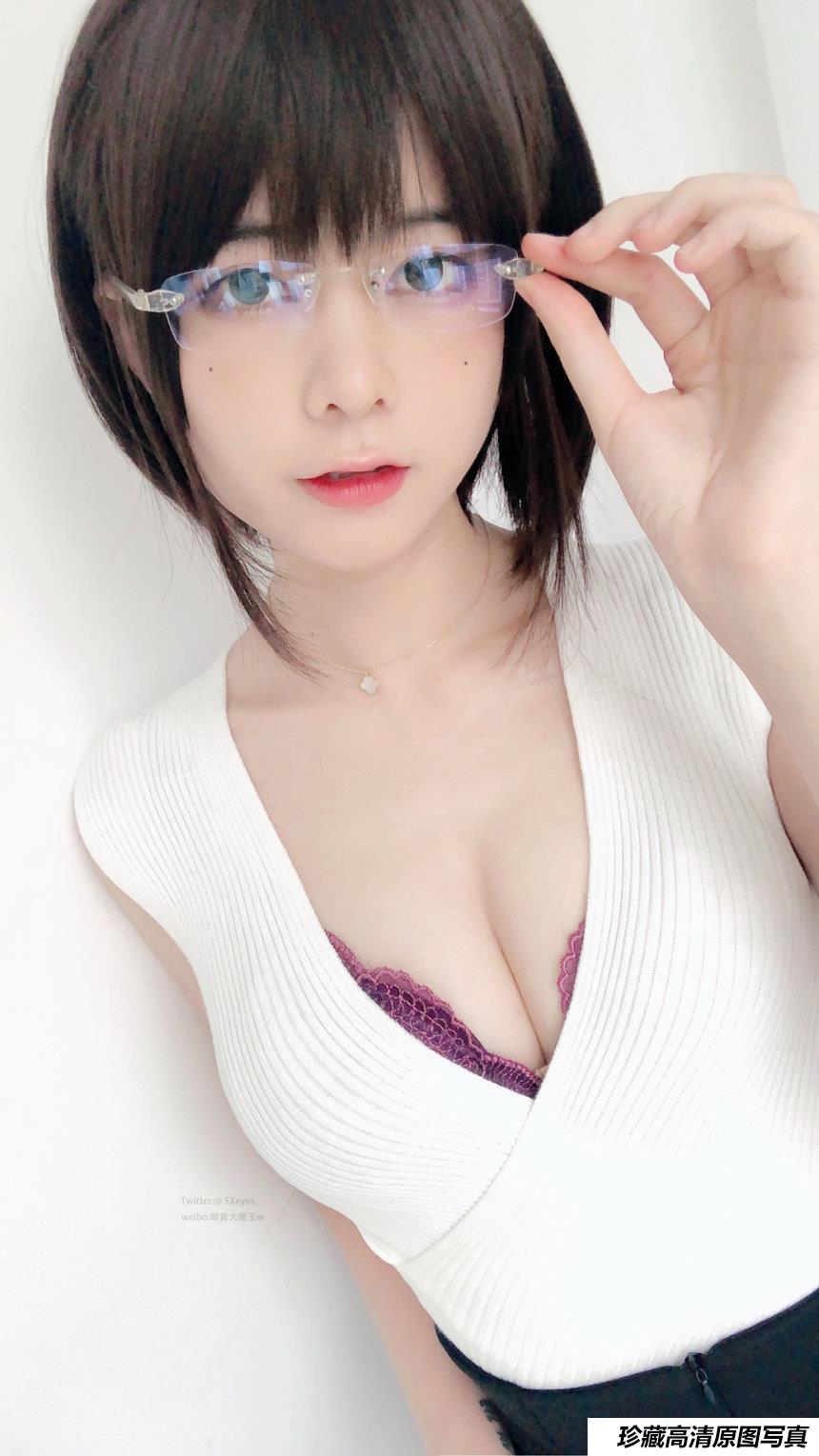 眼酱大魔王 NO.052 – 办公小姐姐[25P／85.2MB]