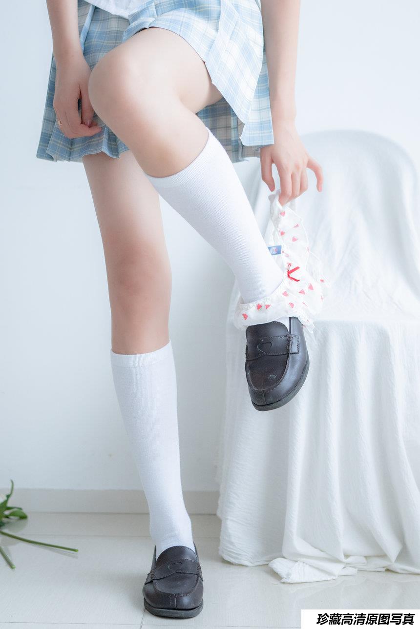 西瓜少女 NO.006 – 民宿私房淡蓝JK [46P-453MB]