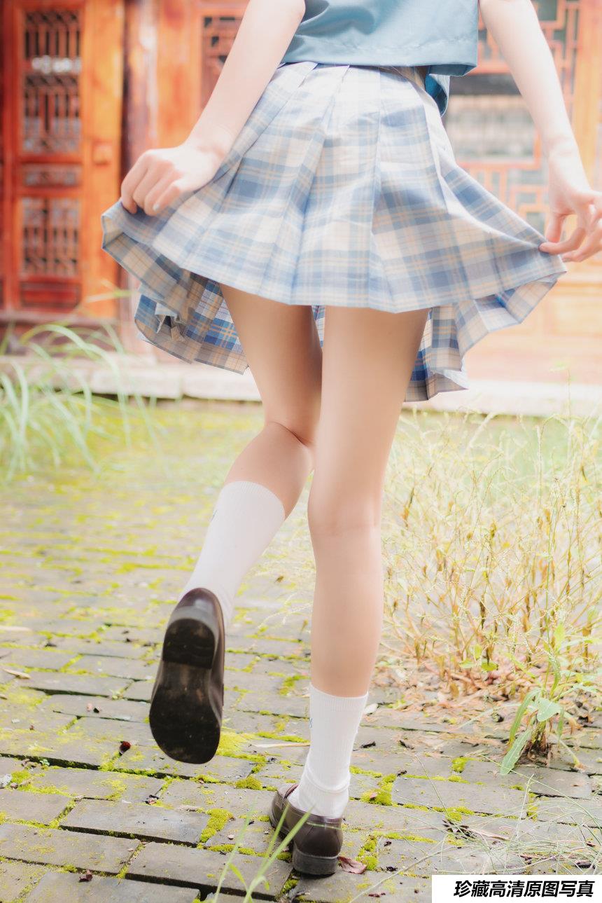 西瓜少女 NO.004 – 丽江写真JK户外 [44P-483MB]