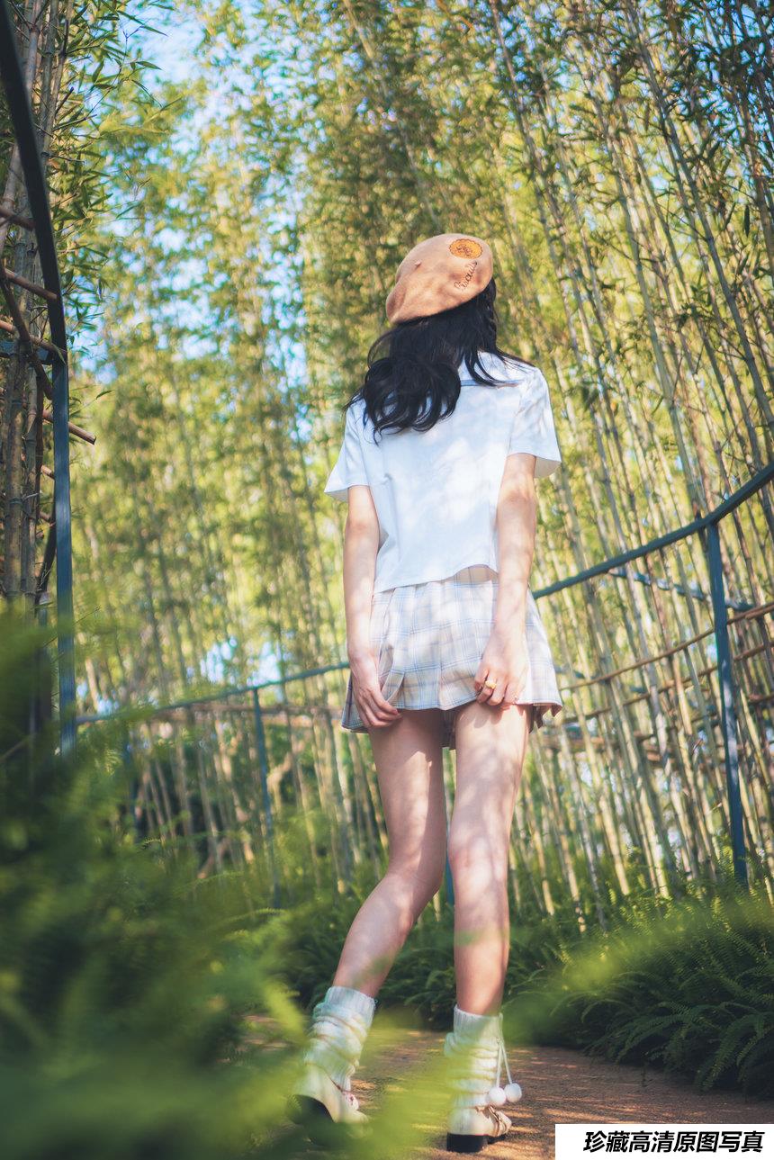 西瓜少女 NO.001 – 白云森林[39P+408M]