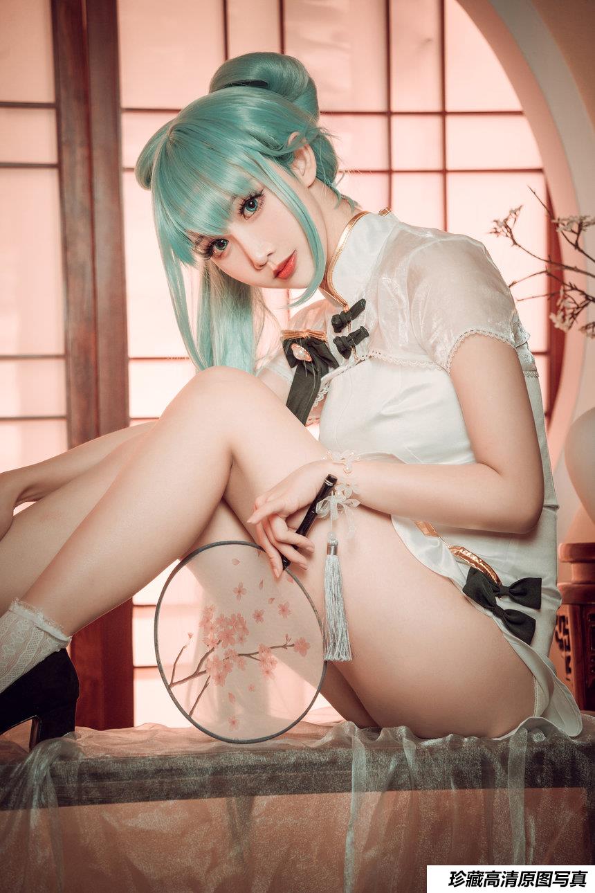 Coser面饼仙儿 – 初音旗袍[28P／514MB]