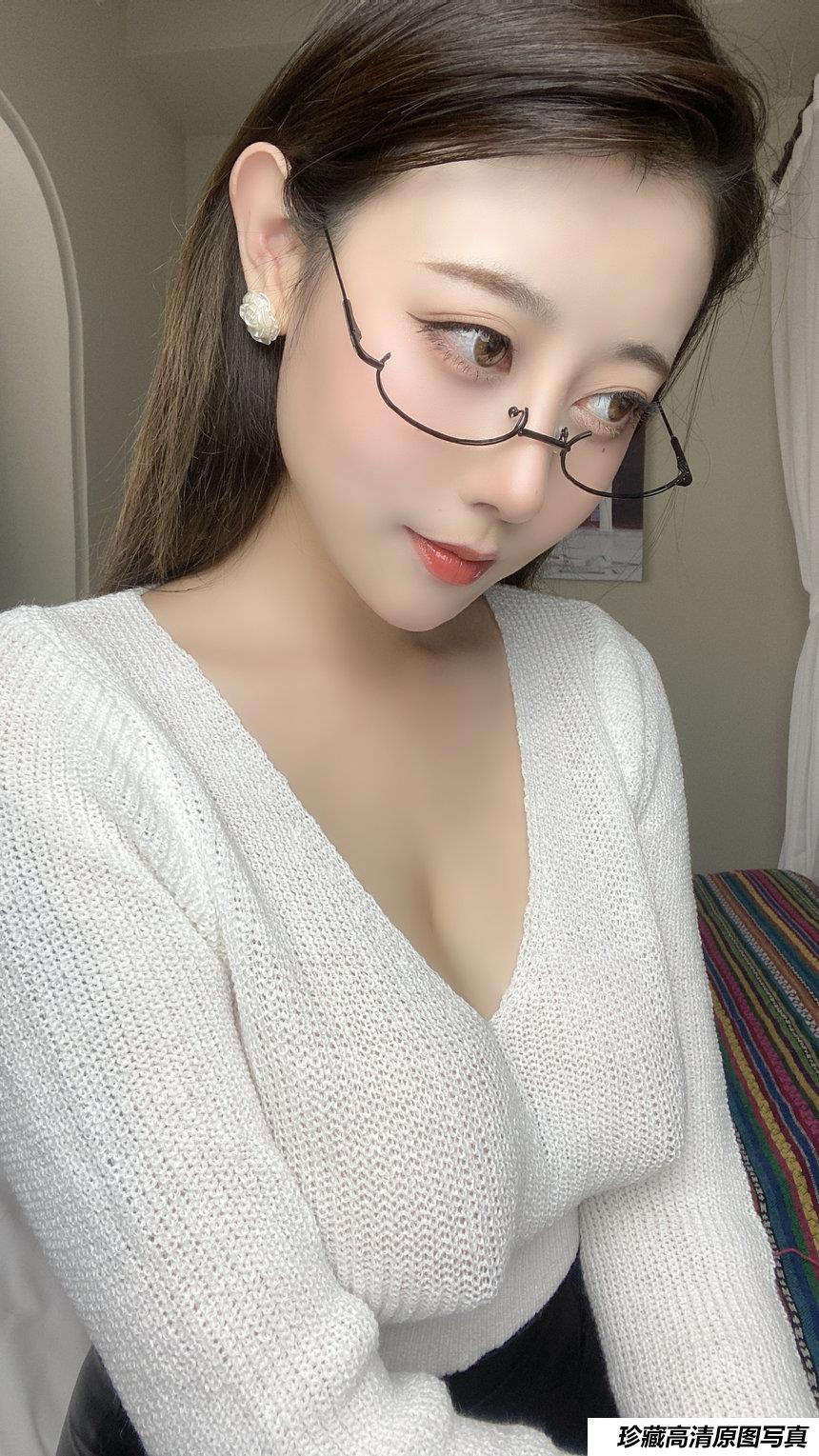 奈汐酱nice NO.025 – 姐姐 [75P+7V-650M]