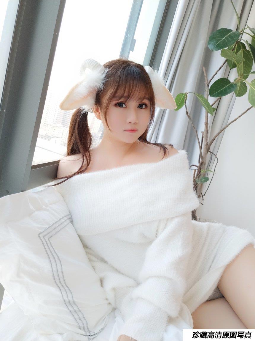 是依酱呀 - NO.13 羊咩咩 [33P-61MB]