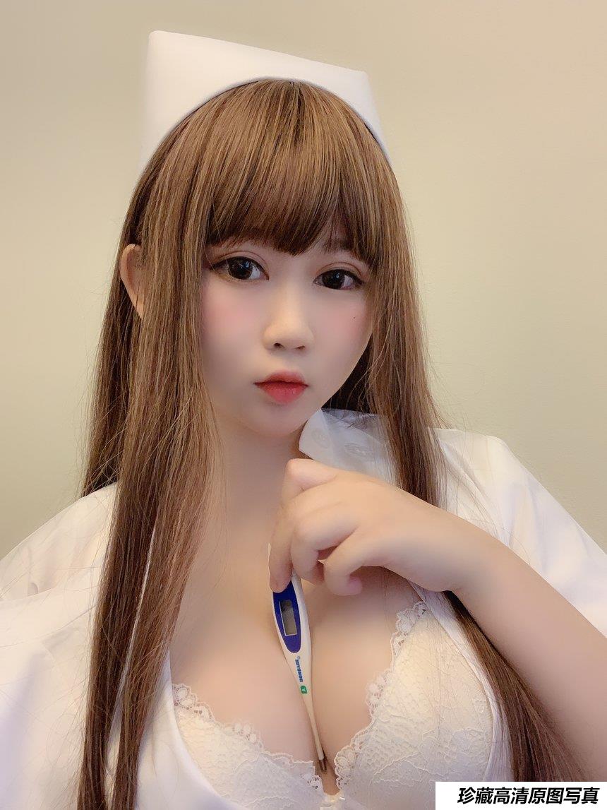 是依酱呀 - NO.11 性感护士 [23P-32MB]