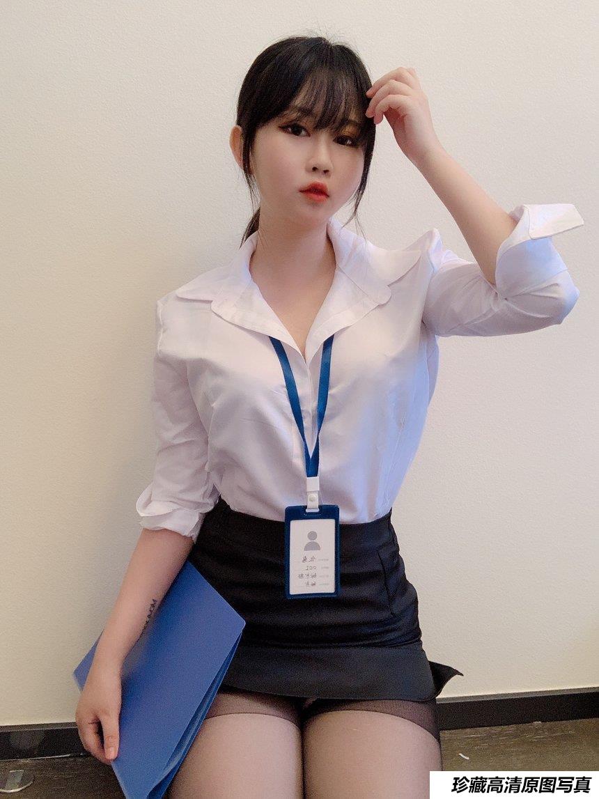 是依酱呀 - NO.05 黑丝制服 [29P-57MB]