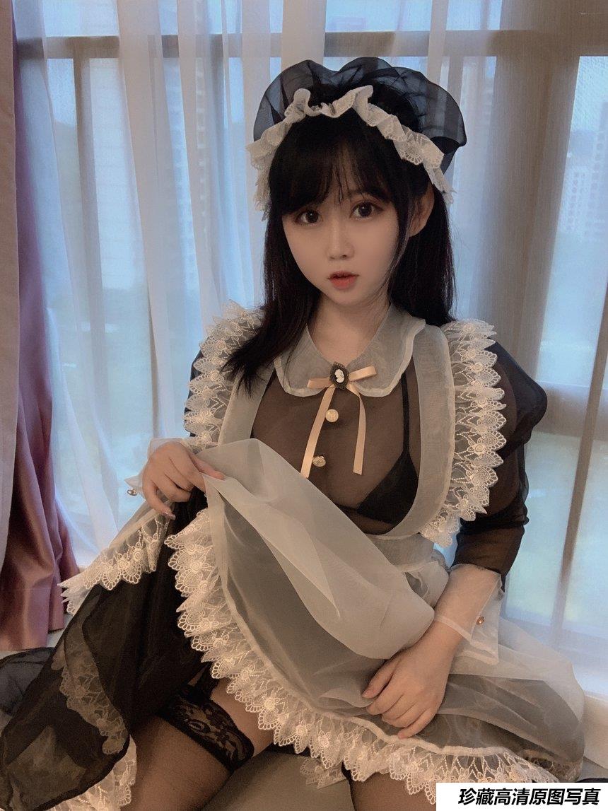 是依酱呀 - NO.01 透明女仆 [30P2V-61MB]