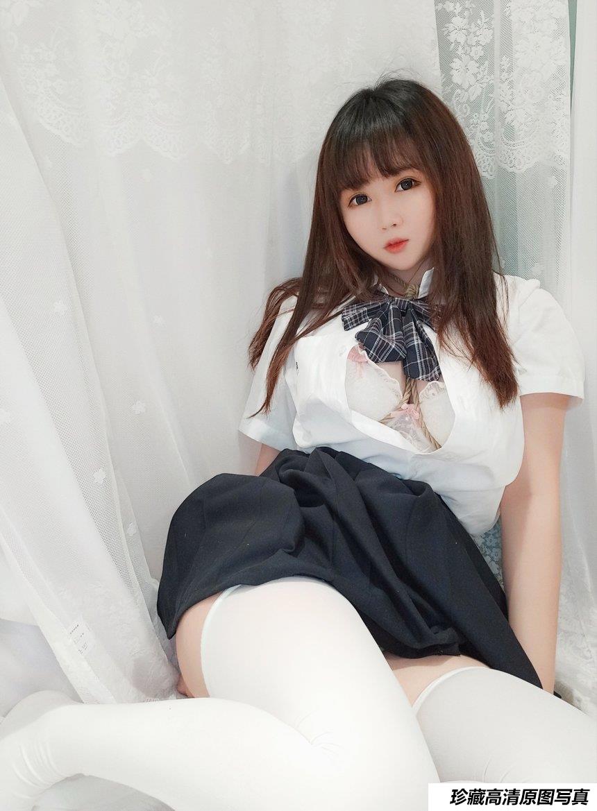 是依酱呀 - NO.24 裙底的秘密 [83P-164MB]