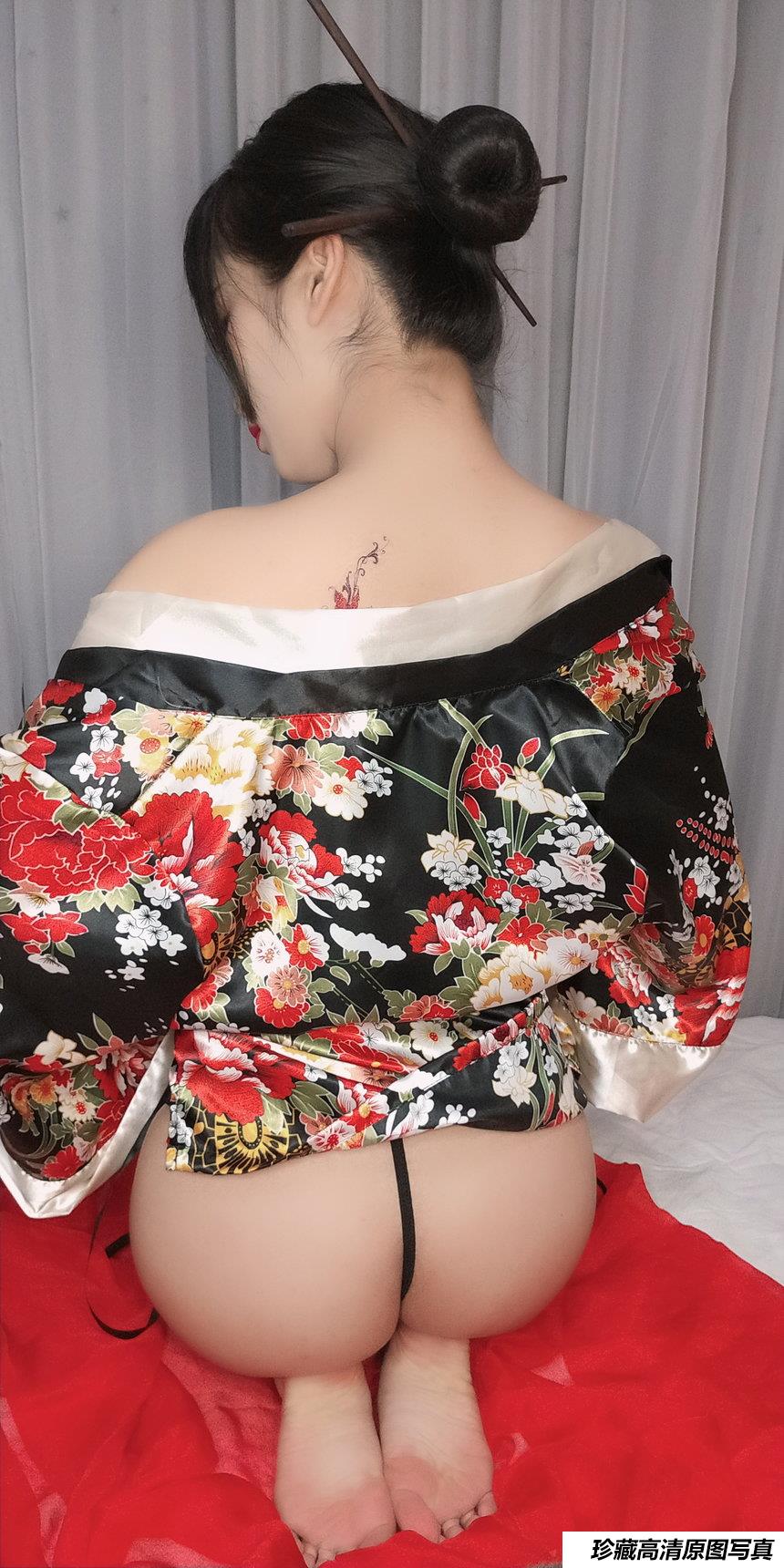 洛璃LoLiSAMA NO.003 – 歌舞伎[92P+10V／393MB]