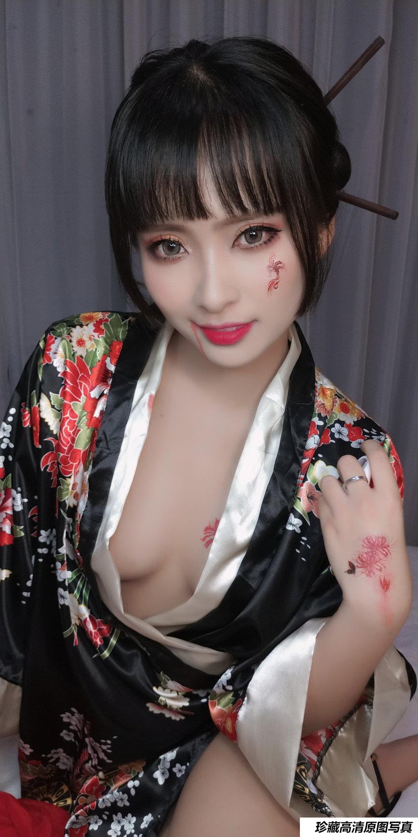 洛璃LoLiSAMA NO.003 – 歌舞伎[92P+10V／393MB]