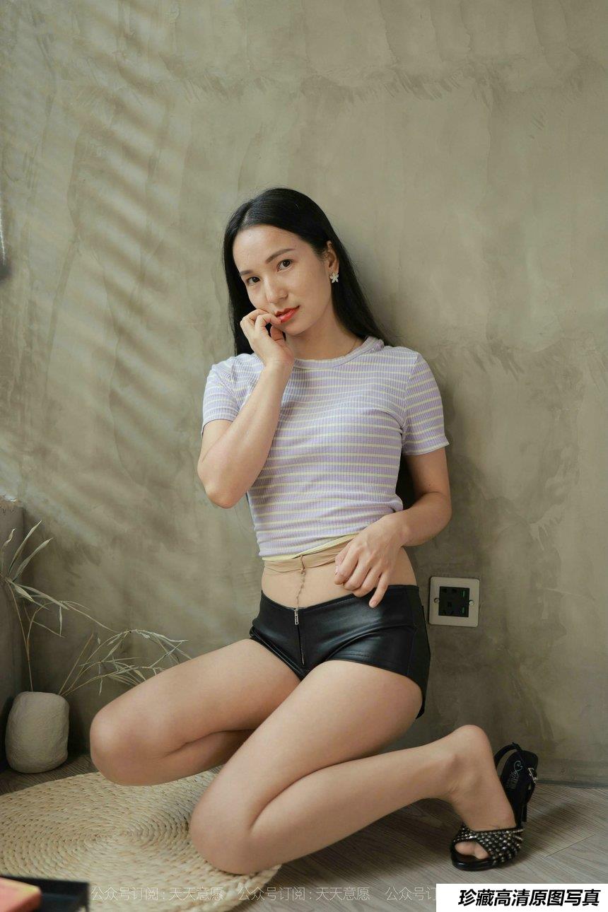 [IESS异思趣向] 2021.09.19 丝享家923：丽丽《姓感皮裤》[82P／110MB]