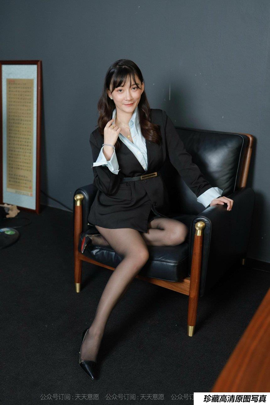 [IESS异思趣向] 2021.10.19 丝享家952：秋秋《时尚职业装》[88P／139MB]