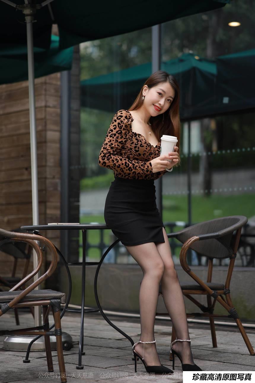 [IESS异思趣向] 2021.09.27 丝享家931：小婕《姓感豹纹包臀裙》[90P／80.3MB]