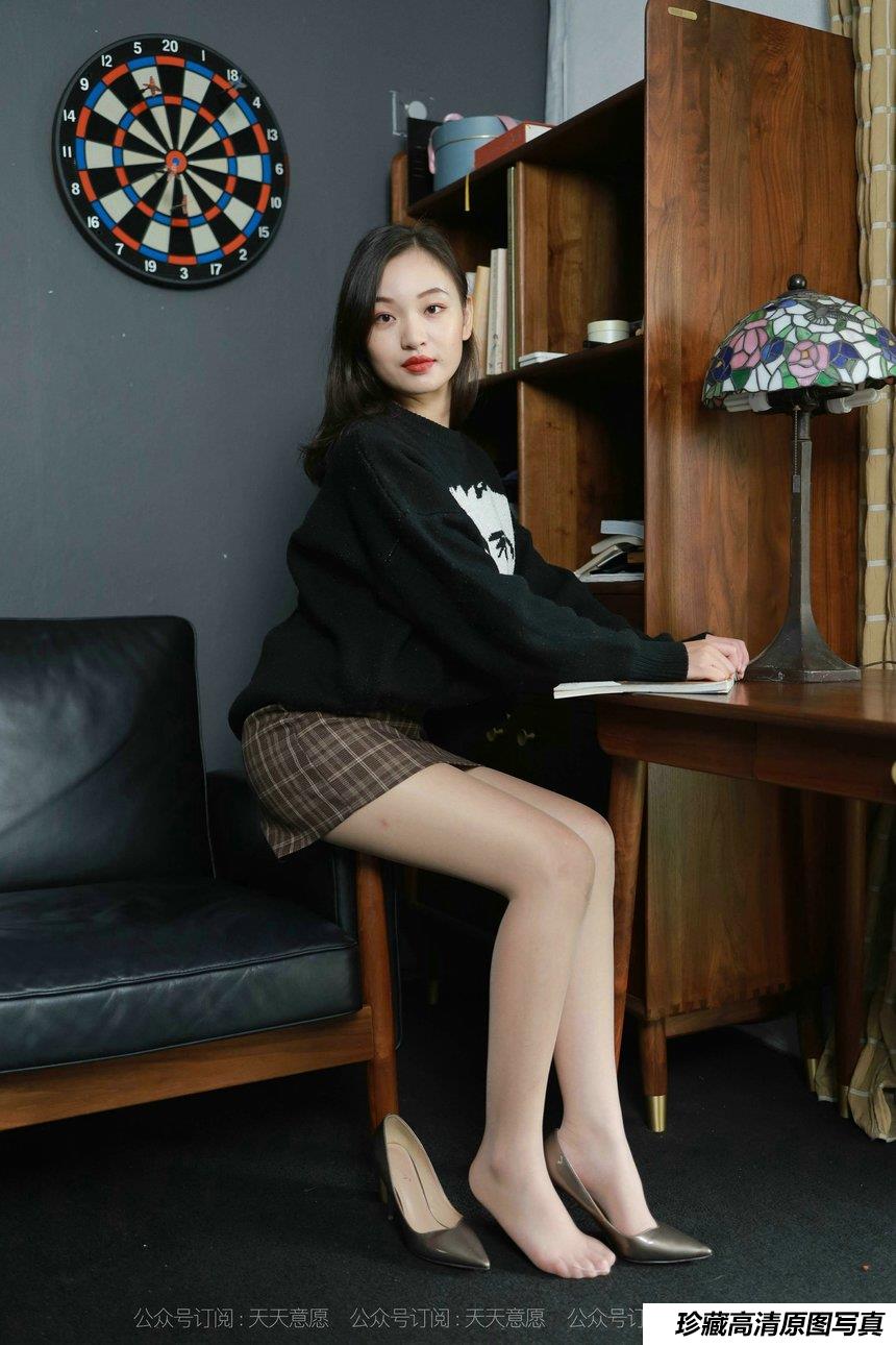 [IESS异思趣向] 2021.10.06 丝享家939：新人星星《可甜可盐》[90P／124MB]