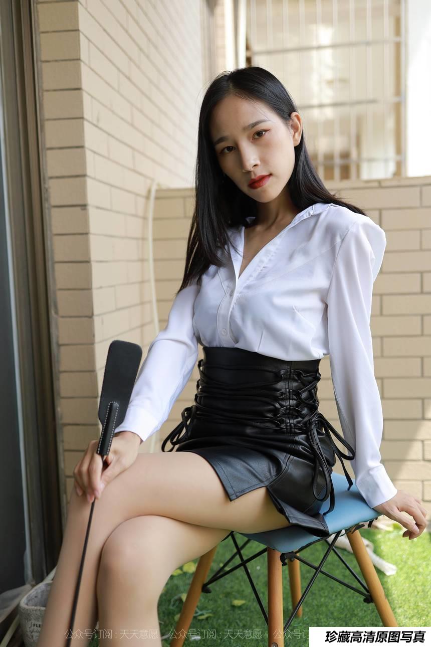 [IESS异思趣向] 2021.10.05 丝享家938：美子《姓感绑带裙》[92P／104MB]