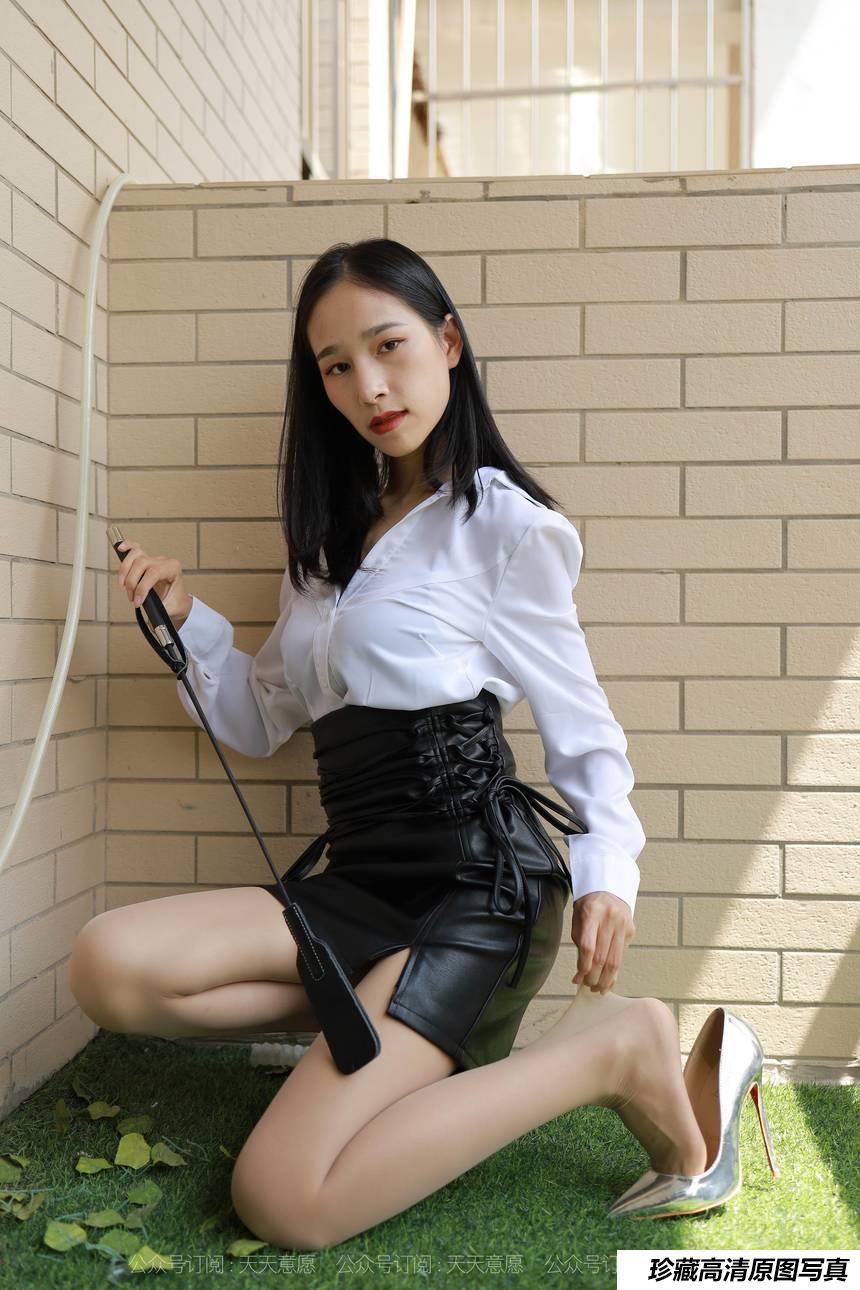 [IESS异思趣向] 2021.10.05 丝享家938：美子《姓感绑带裙》[92P／104MB]