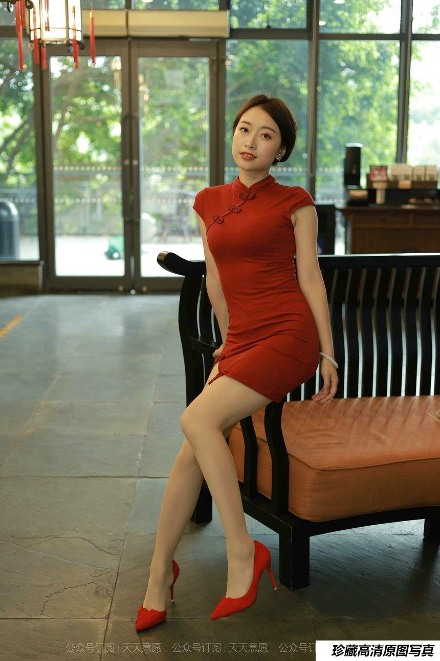 [IESS异思趣向] 2021.10.15 丝享家948：小婕《红色旗袍》[90P／120MB]