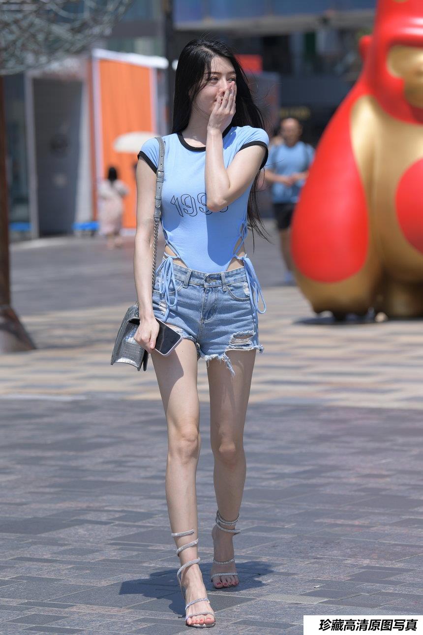 都市丽人蓝色牛仔热裤美女【770P+1V-12.8G】