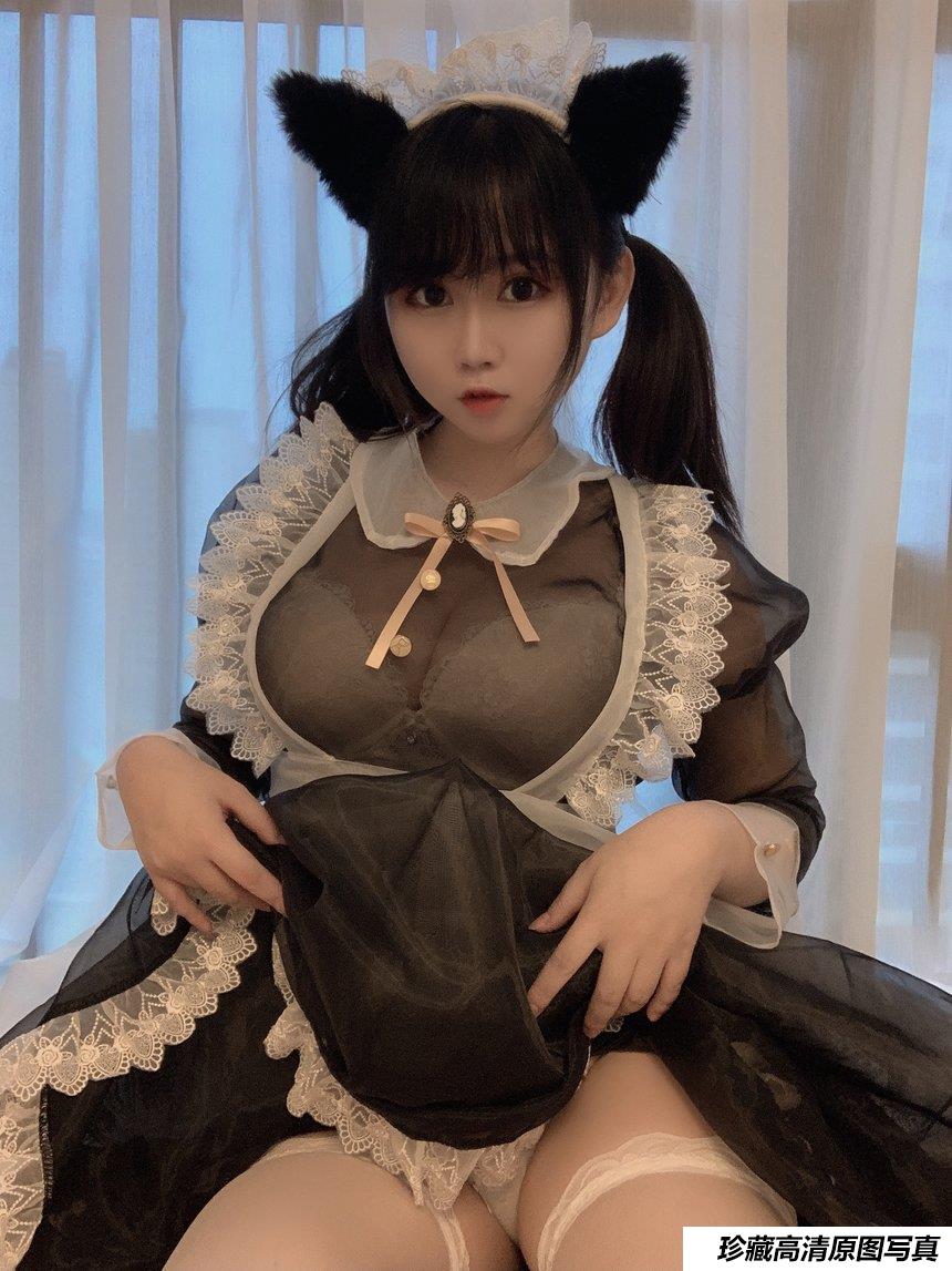 蜜桃少女是依酱呀 NO.018 - 黑丝女仆[30P+2V／60MB]