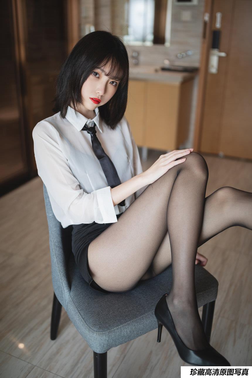 许岚 NO.002 - OL制服[41P／587MB]