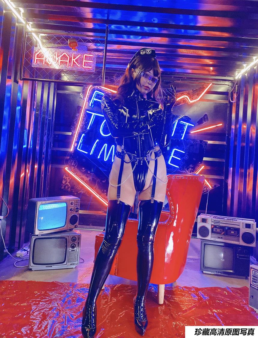 白烨 Vol.039 女王指挥官 [82P-1.23G]