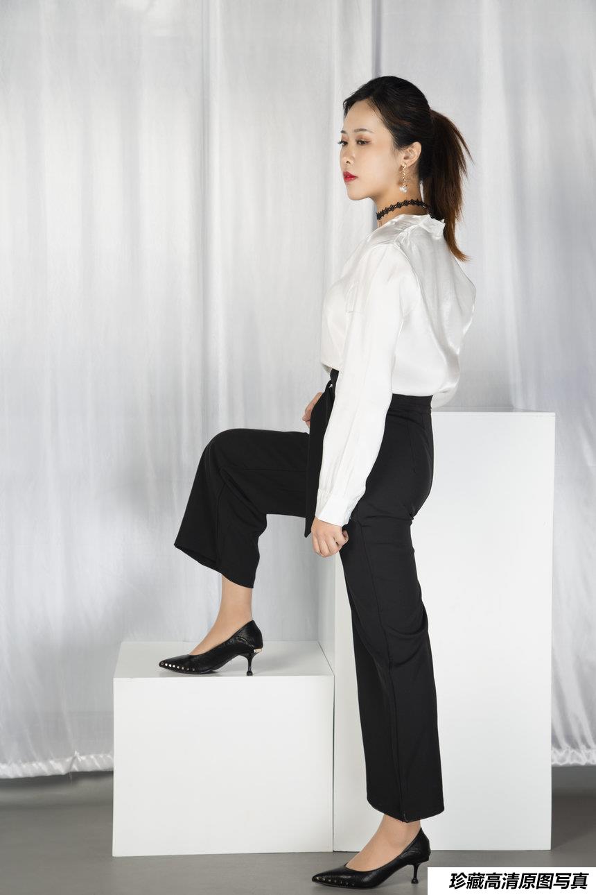 奈丝写真 NO.033 阔腿裤小皮鞋，今日OL通勤-晨静 [30P+216M]